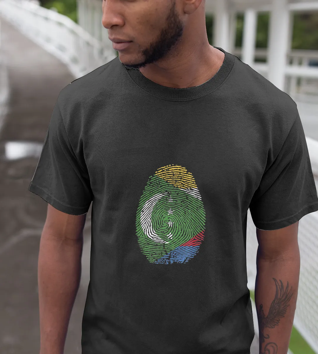 1sttheworld T-Shirt - Funny It's In My Dna Comoros Flag Fingerprint T-Shirt Black A35