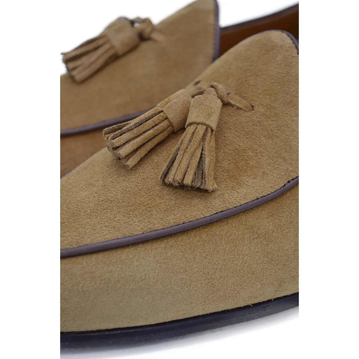 Berwick 1707 Tassel Belgian Loafer (5084) -Kudu Reverse Suede In Peanut