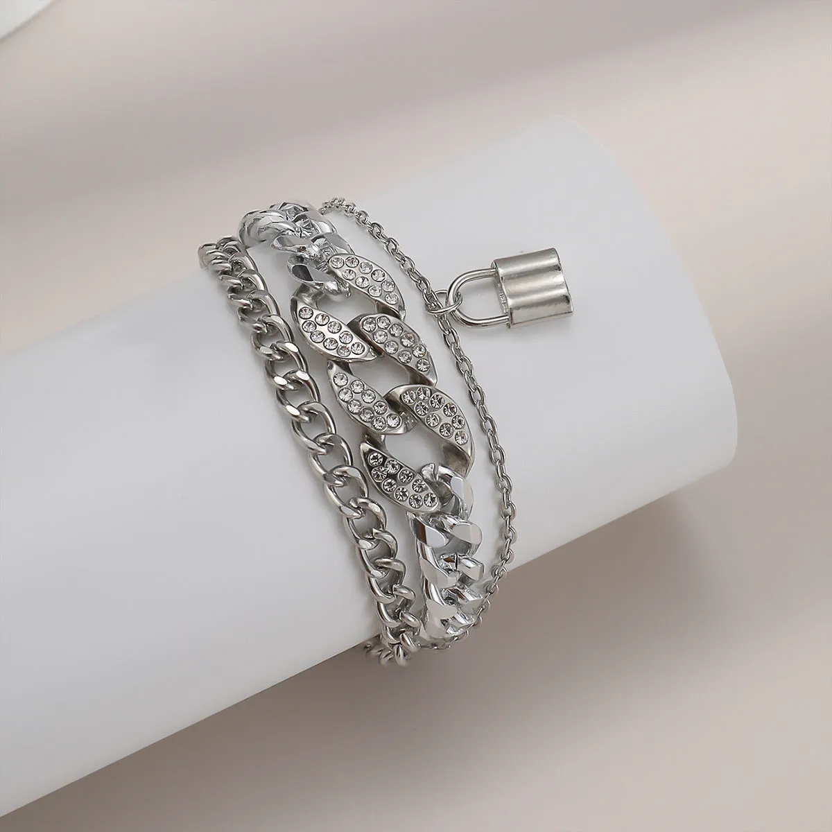 Sparkling Lock-Shaped Rhinestone Chain Bracelet - Add a Touch of Glamour to Your Look!