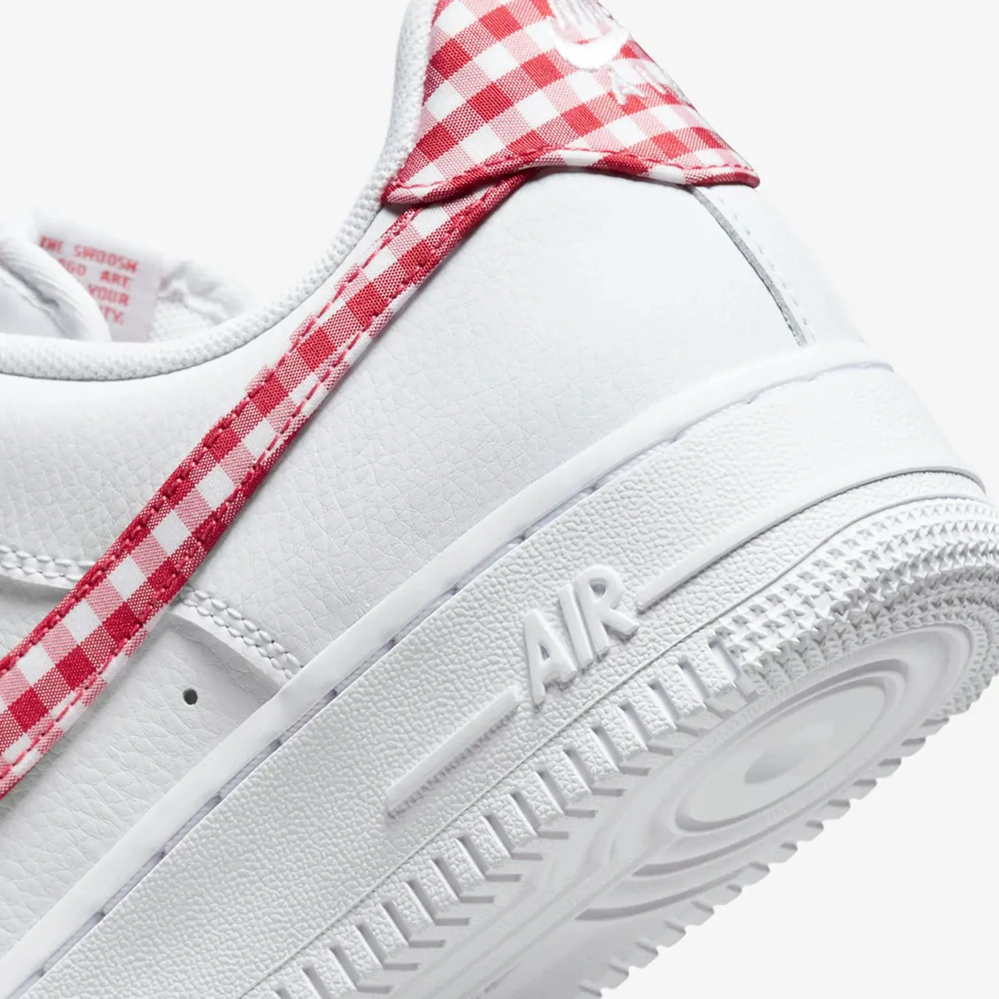 WMN'S AIR FORCE 1 '07 'WHITE/MYSTIC RED'